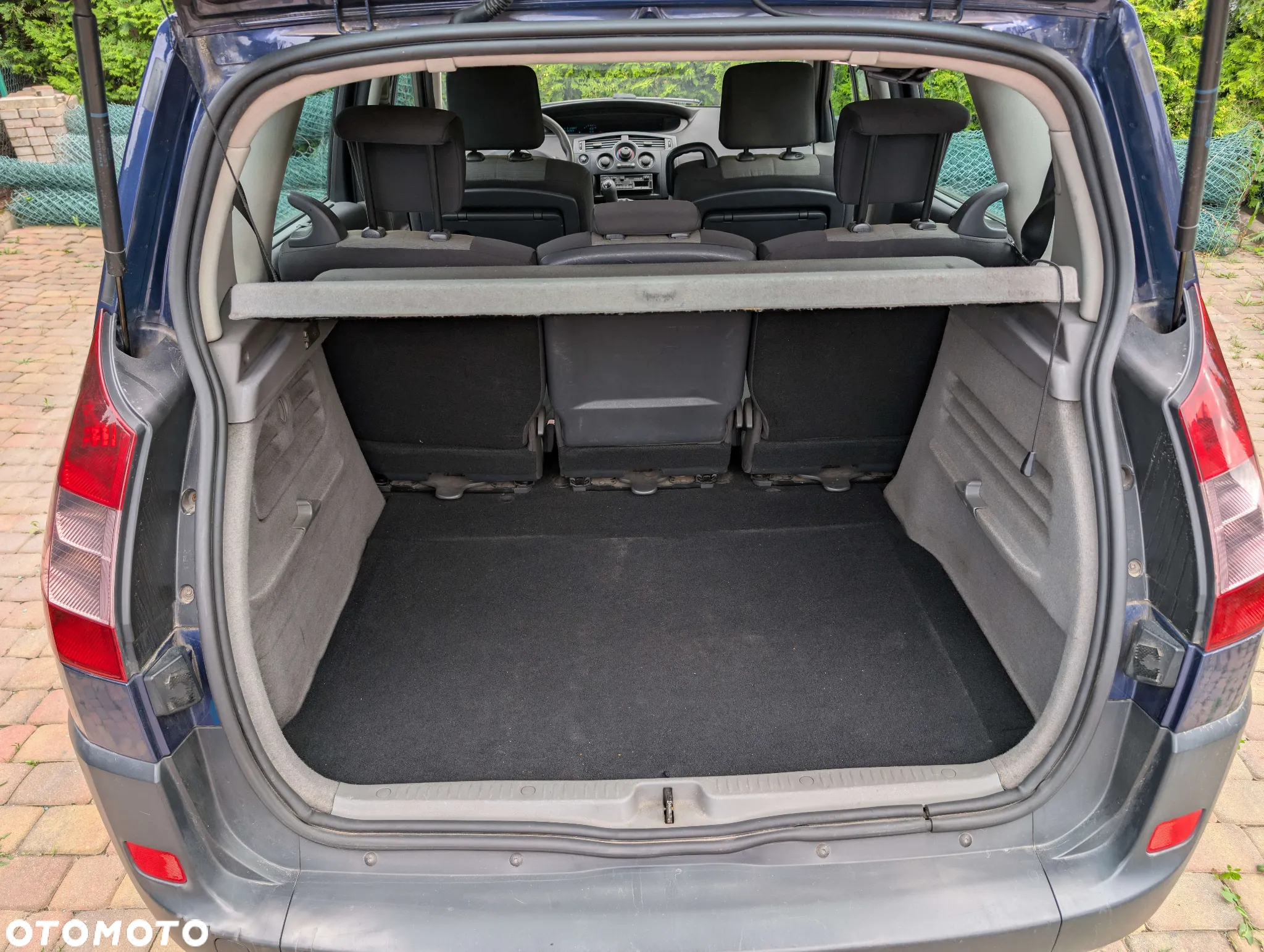 Renault Grand Scenic - 10