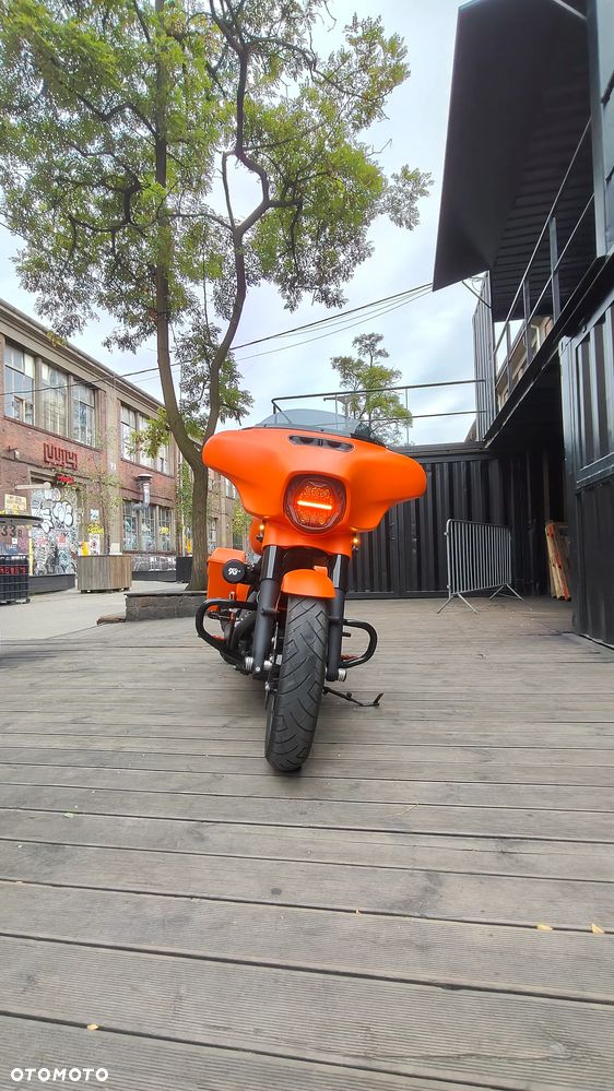 Harley-Davidson Touring Street Glide - 23