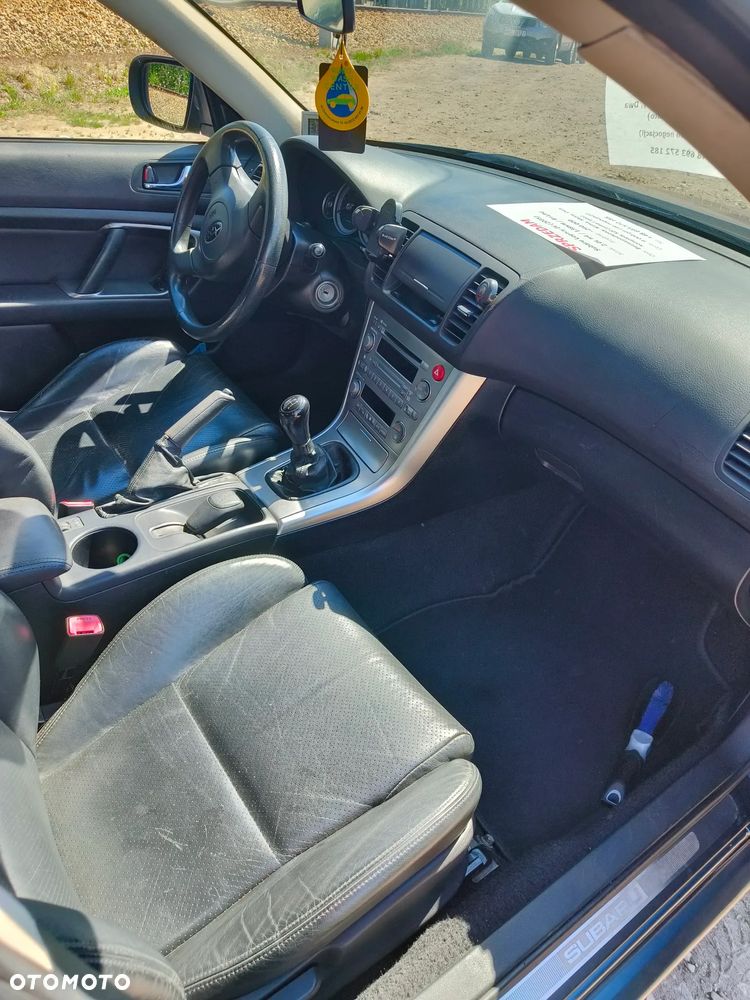Subaru Legacy - 8