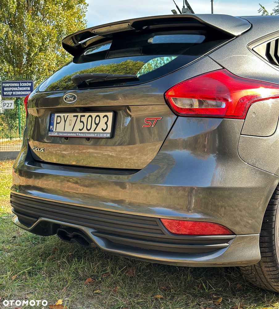 Ford Focus 2.0 EcoBoost ST - 18