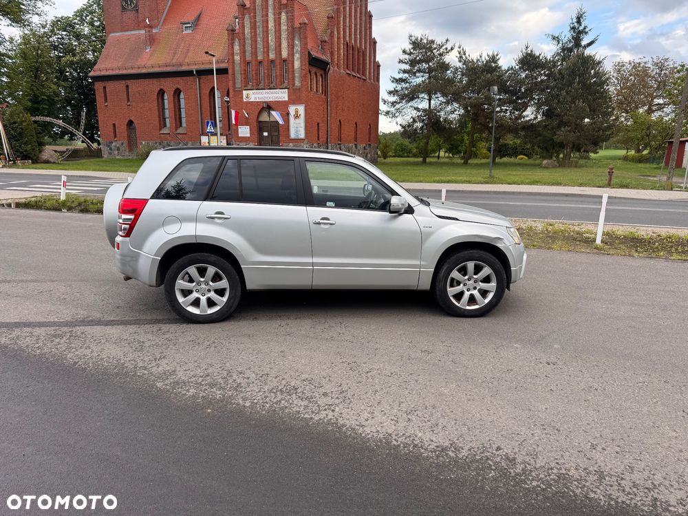 Suzuki Grand Vitara 1.9 DDiS Comfort + DPF Family - 13