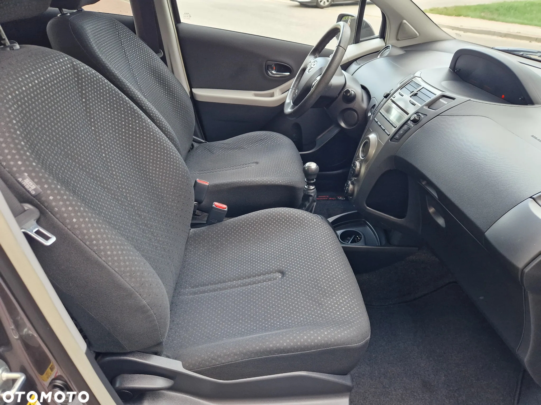 Toyota Yaris 1.33 Sol - 23