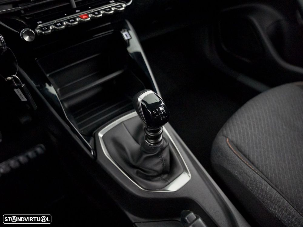 Peugeot 2008 1.2 PureTech Style - 24