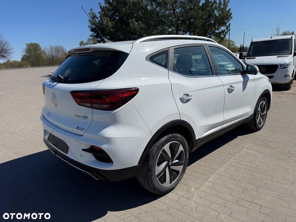 MG ZS Maximal Luxury - 3