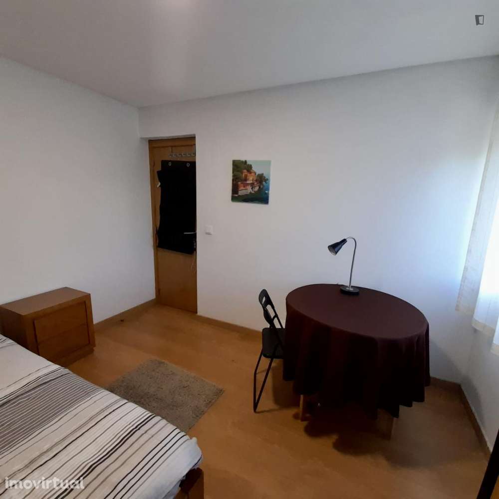 Quarto - localizado em Carnide Lisbon - Grande imagem: 4/24