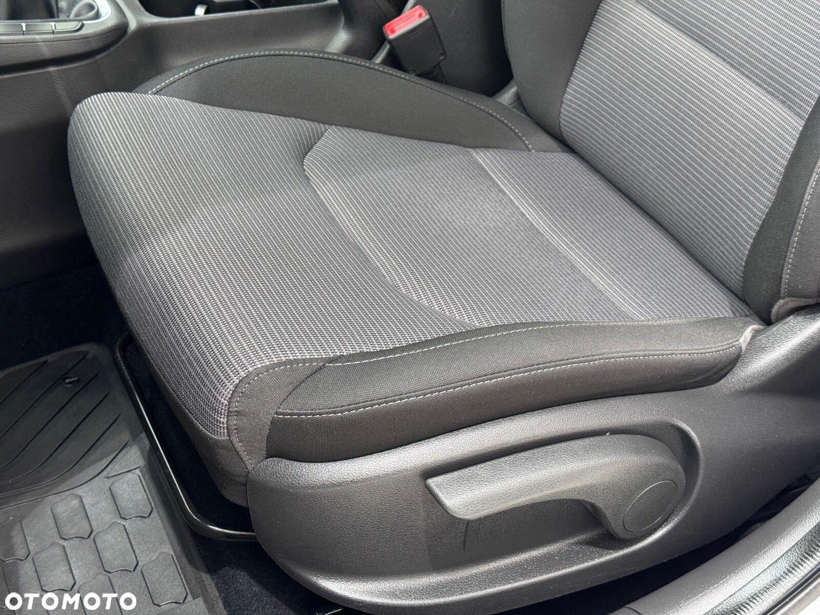 Hyundai i30 1.5 DPI Modern - 11