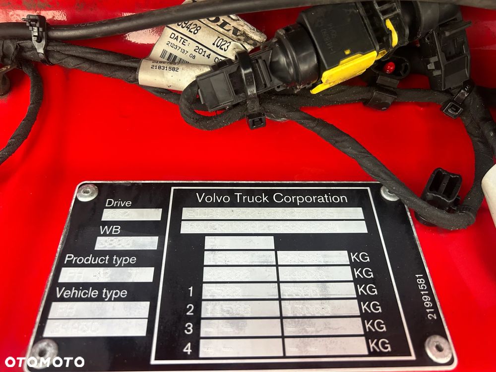 Volvo FH 460 AUTOMAT / HALOGENY ORUROWANIE / FULL SPOJLERY / OBRTOWE SIEDZENIE / KSENONY / LED / POLSKI SALON / PRZEBIEG 995 TYS. KM / EURO 6 / 2014 ROK !! - 10