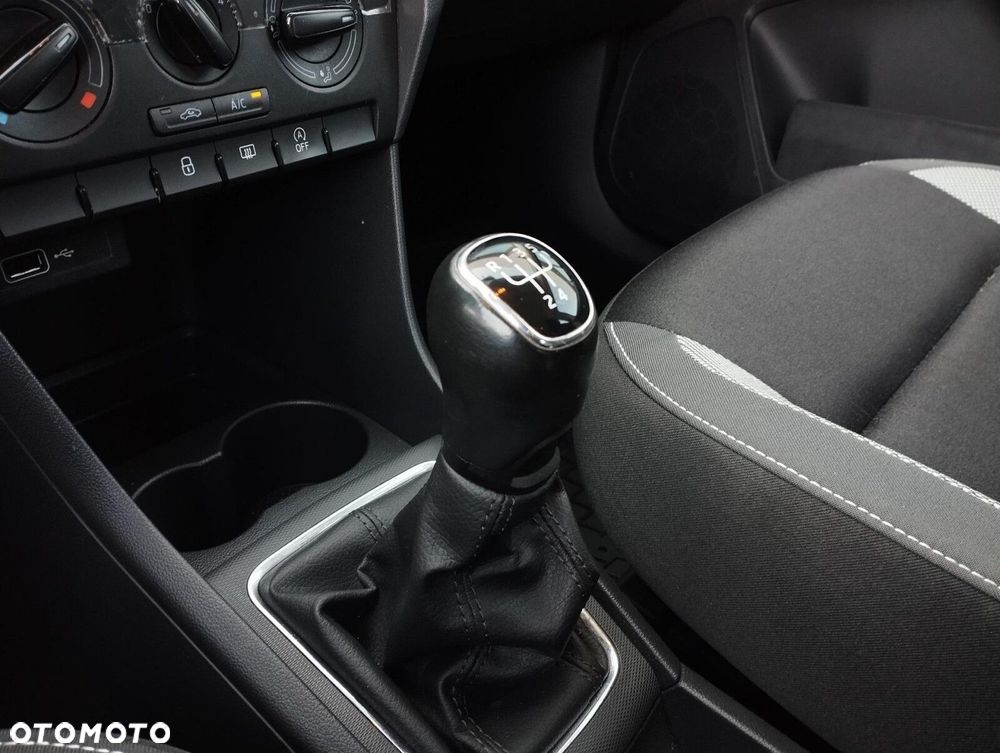 Skoda RAPID 1.0 TSI Ambition - 12