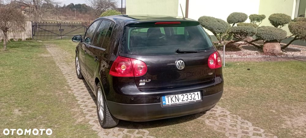 Volkswagen Golf - 6