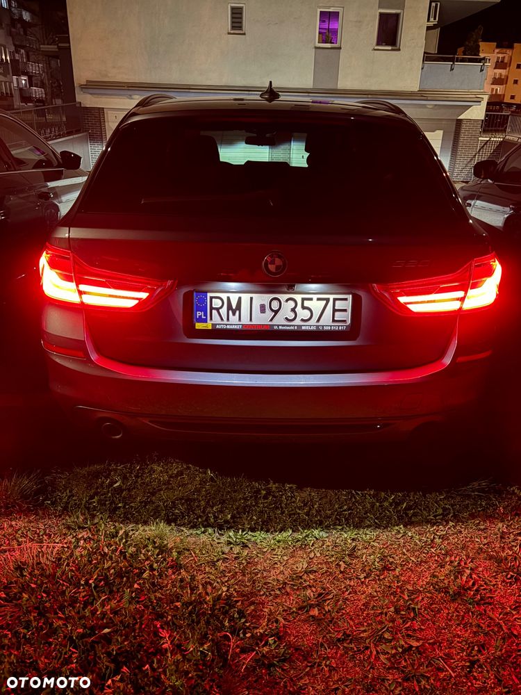 BMW Seria 5 520i Sport Line - 25