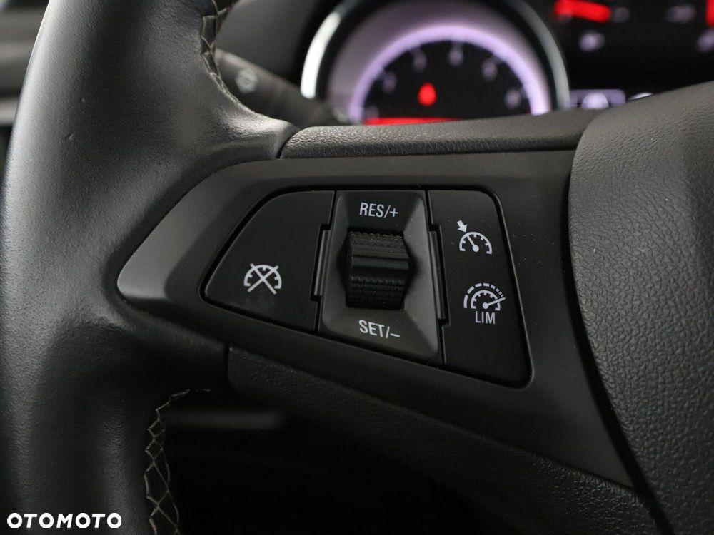 Opel Astra 1.4 Turbo Business - 30