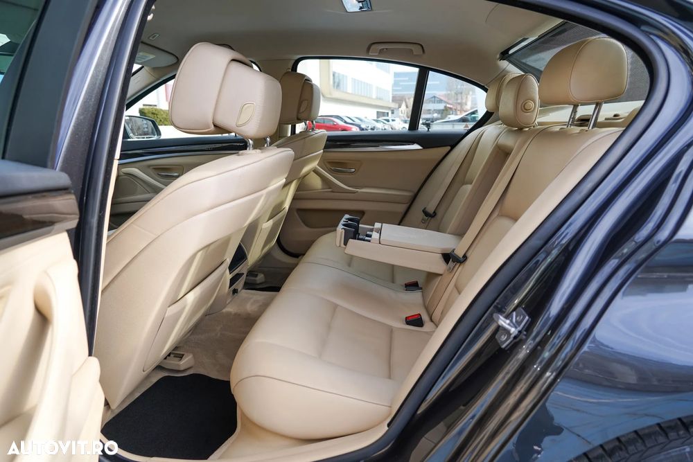 BMW Seria 5 523i Aut. - 7