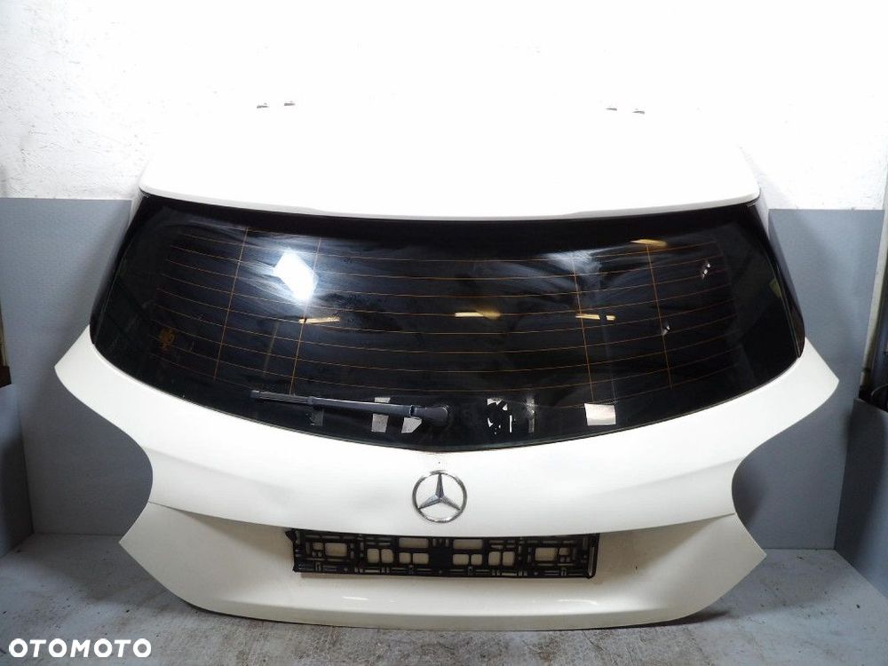 MERCEDES A180 W176 TYLNA KLAPA  650 - 1