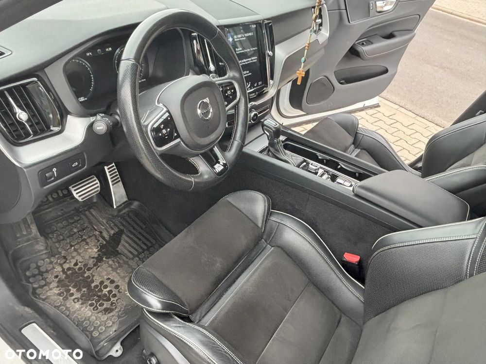 Volvo XC 60 T5 AWD Geartronic RDesign - 24
