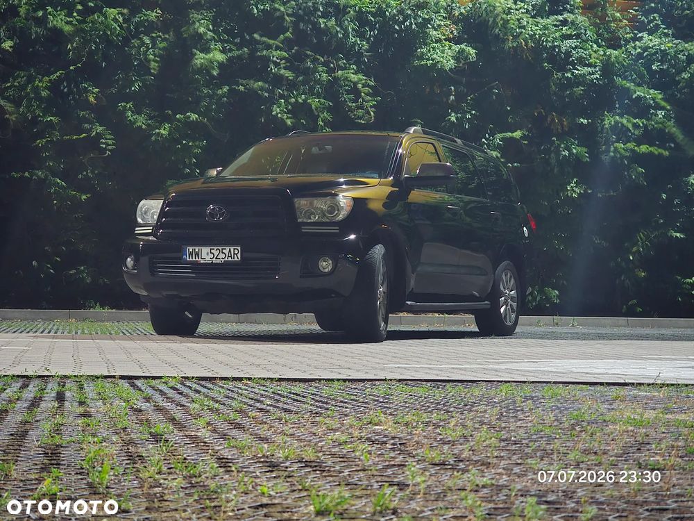 Toyota Sequoia - 19