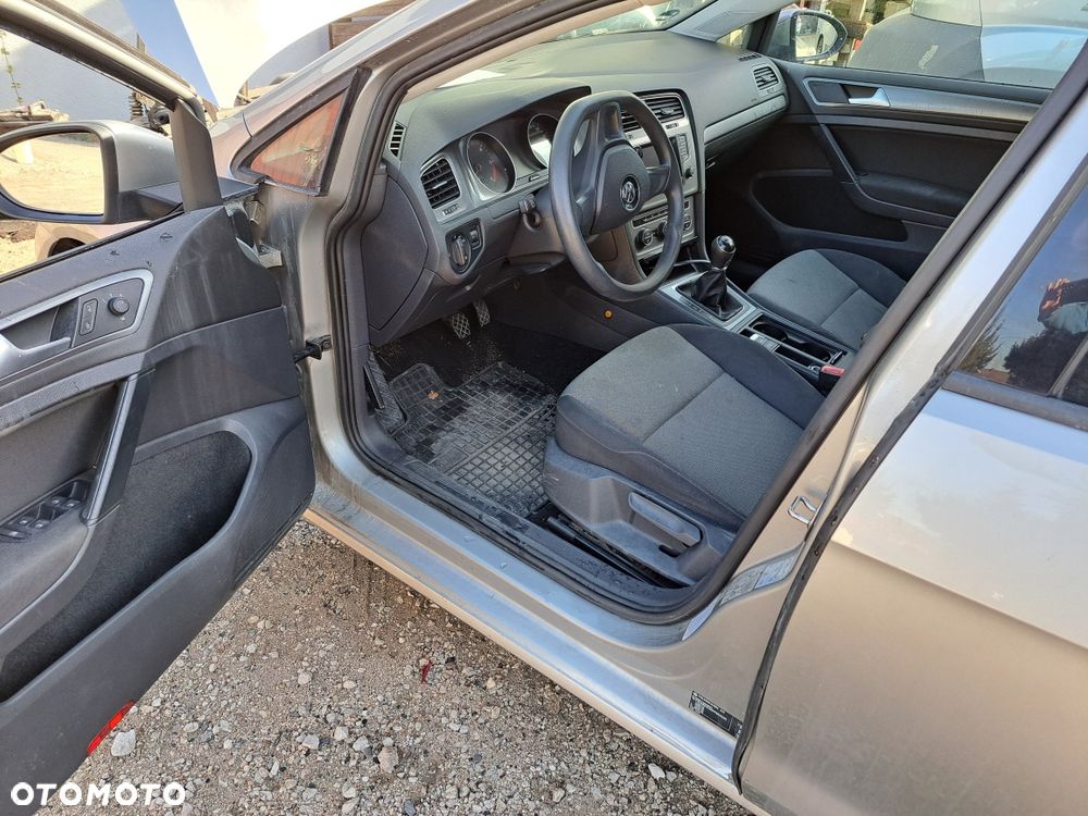 Volkswagen Golf - 5