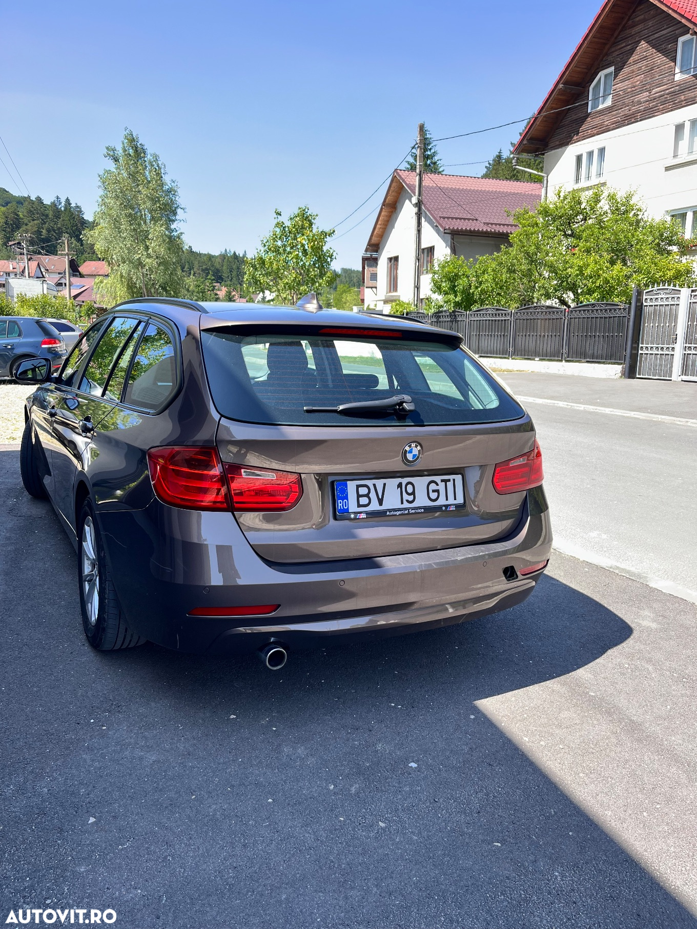 BMW Seria 3 318d DPF Touring - 4