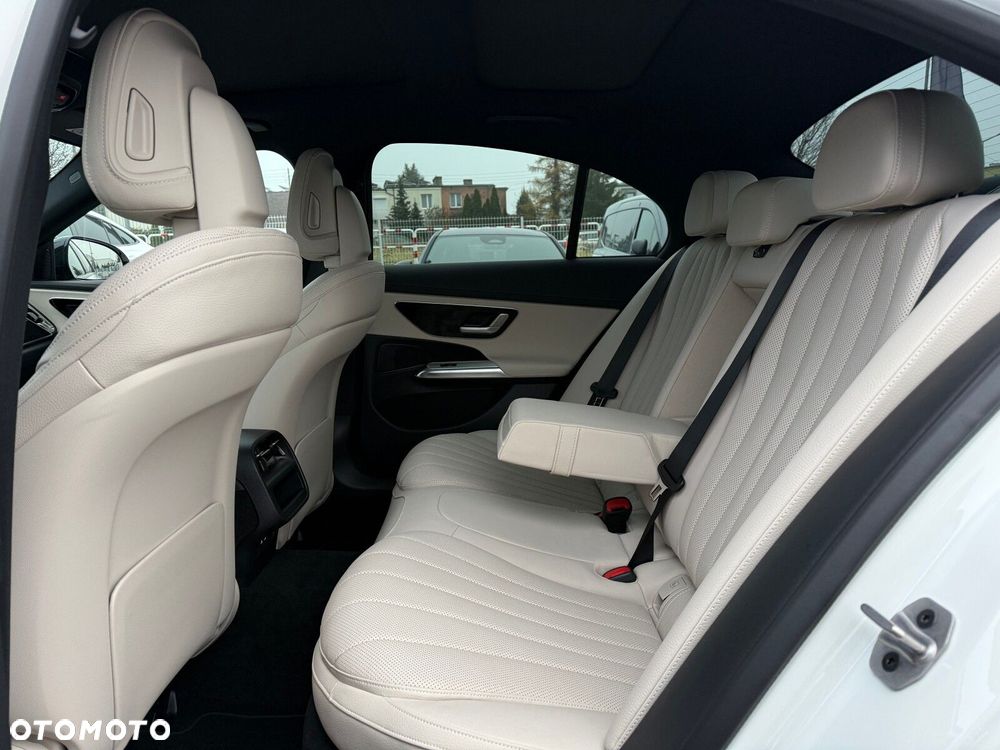 Mercedes-Benz Klasa E - 28