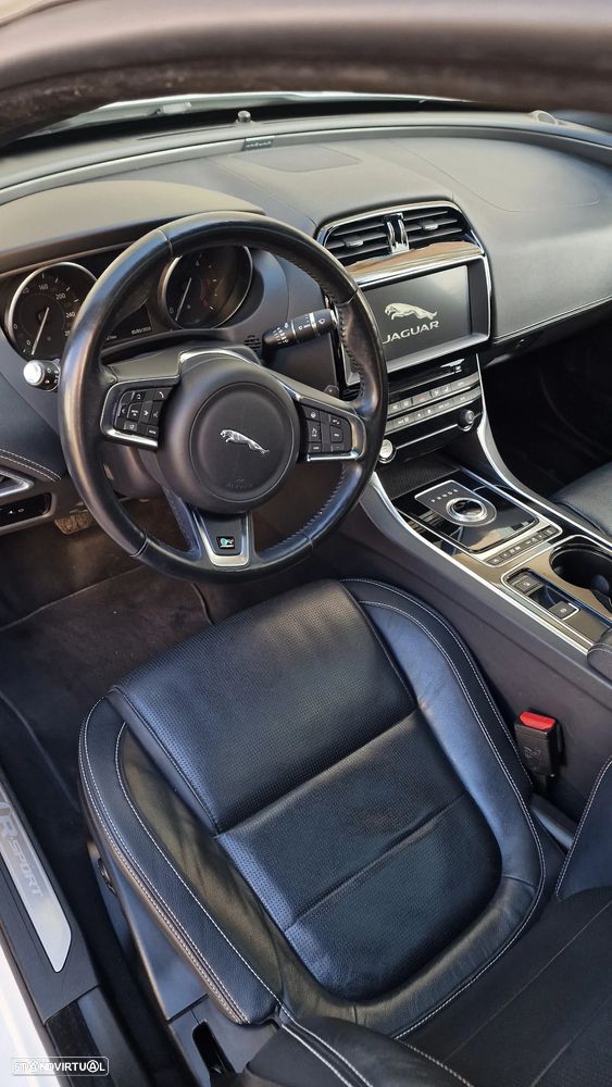 Jaguar XE 20d AWD Aut. R-Sport - 7
