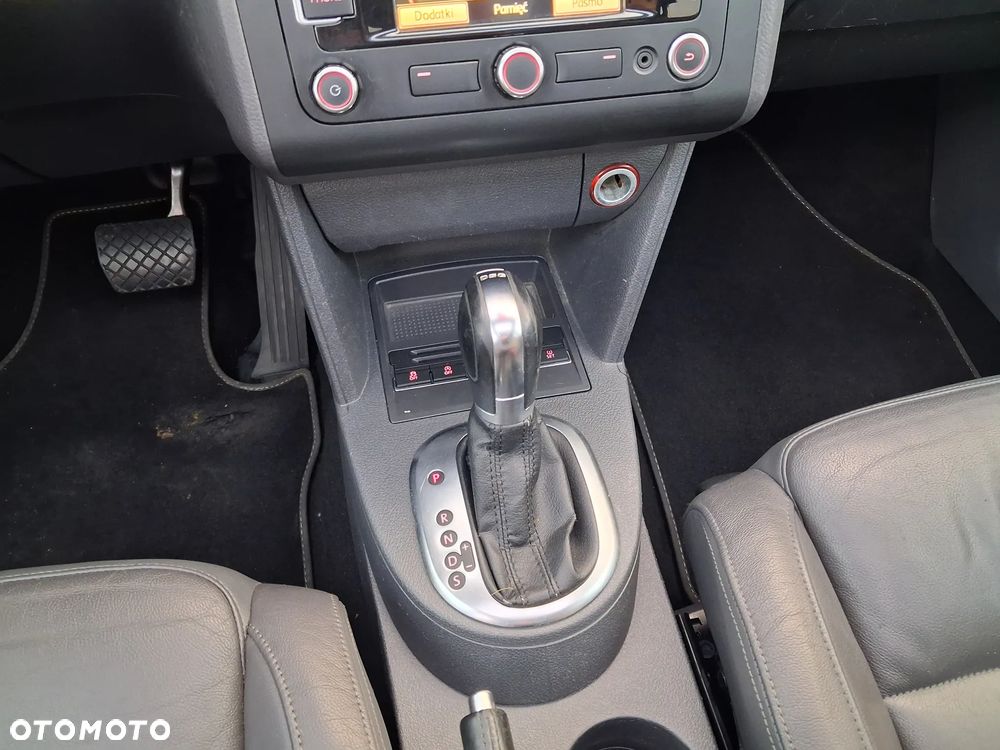 Volkswagen Touran 2.0 TDI Highline DSG - 31