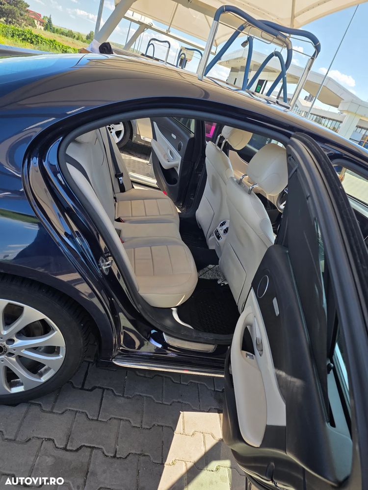 Mercedes-Benz E 220 d 4MATIC Aut. - 12