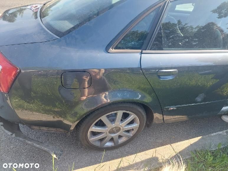 Audi A4 Limousine - 1