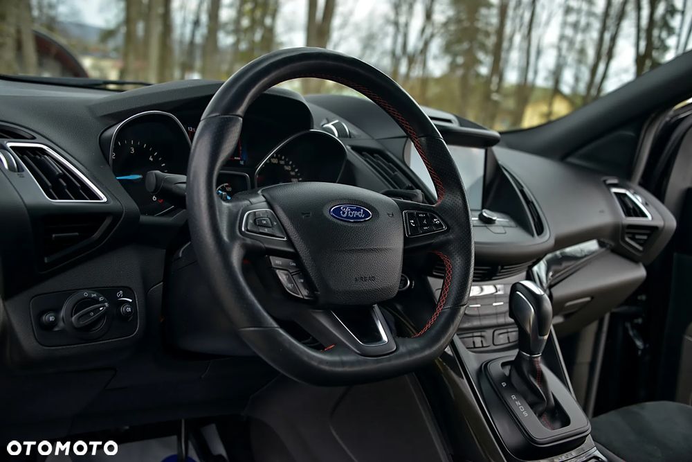 Ford Kuga 2.0 TDCi 4x4 ST-Line - 23