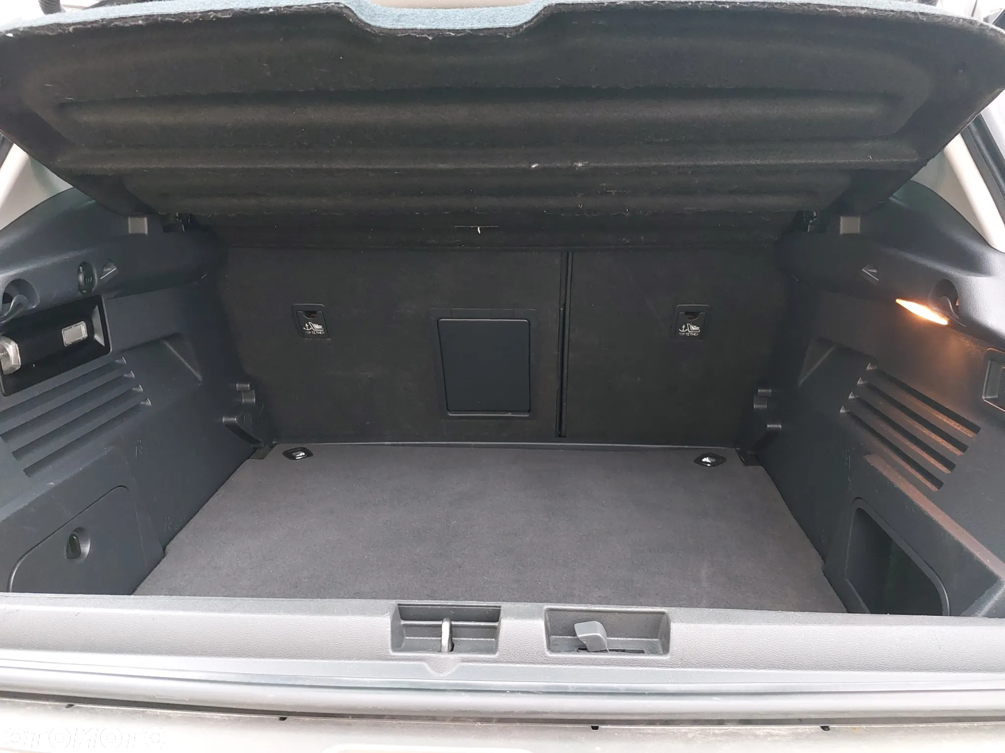 Peugeot 3008 HDi FAP 110 Premium - 23