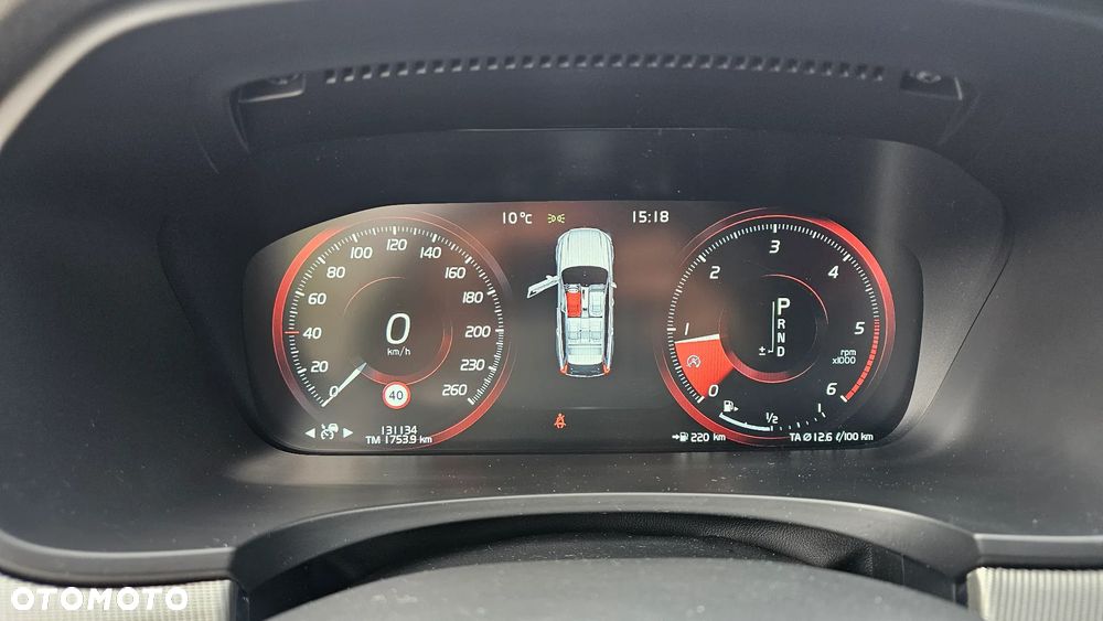 Volvo V90 D5 AWD R-Design - 10