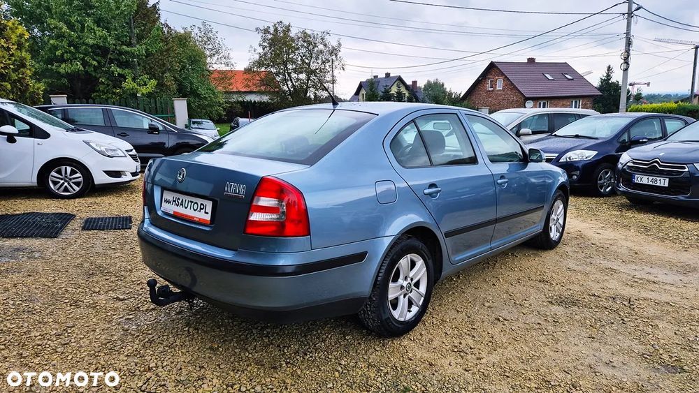Skoda Octavia 1.6 Family Plus - 15