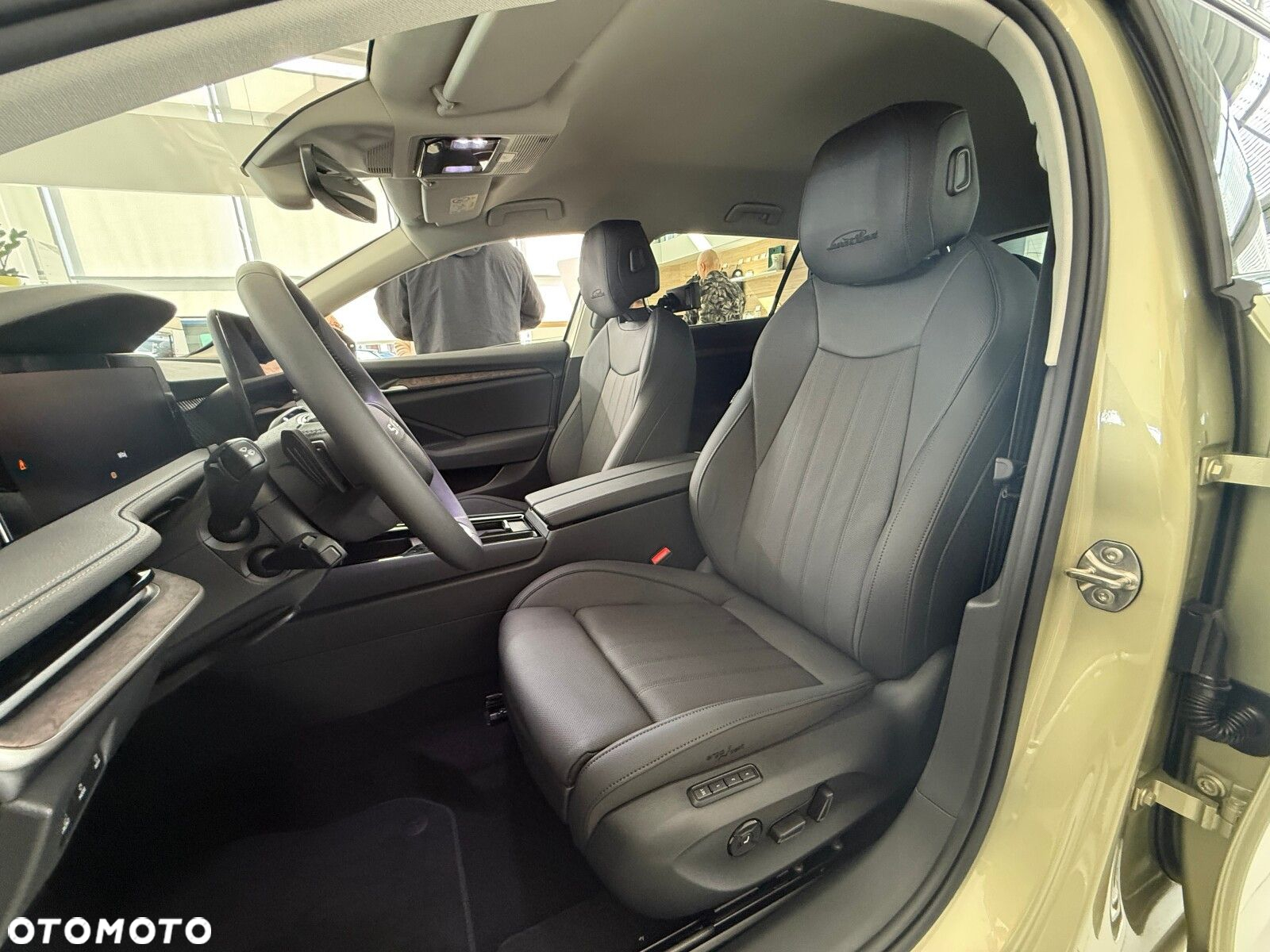 Skoda Superb 2.0 TDI SCR 4x4 L&K DSG - 11