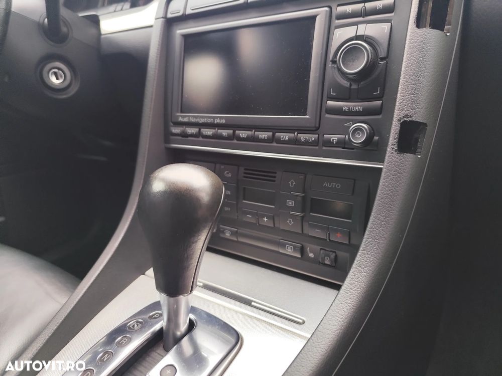 Audi A4 2.0 T FSI multitronic - 7