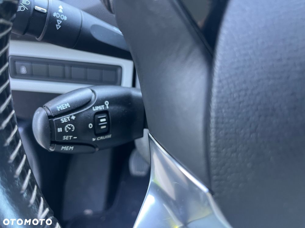 Peugeot 308 1.6 THP Active - 11