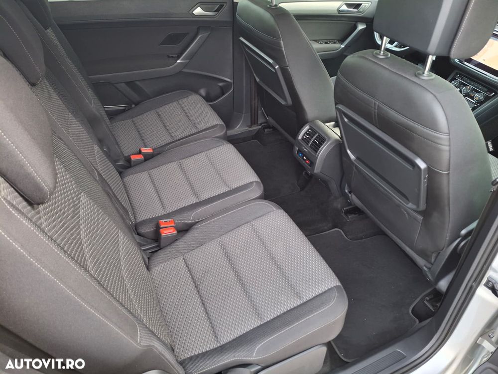 Volkswagen Touran - 13