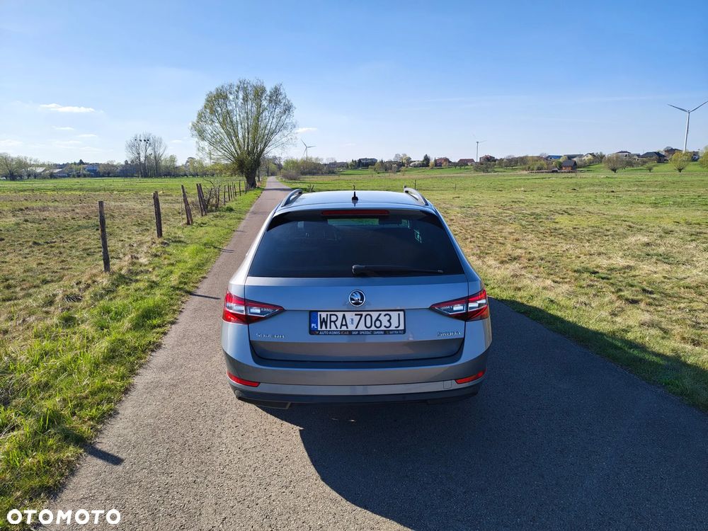 Skoda Superb 2.0 TDI Style DSG - 5