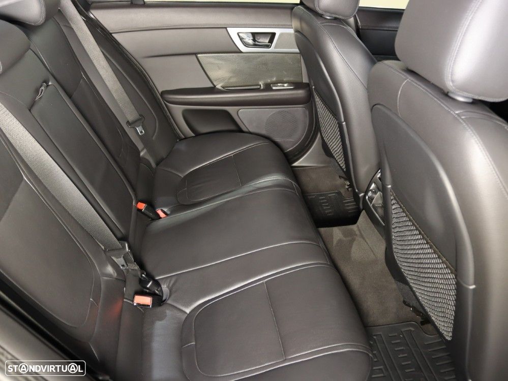 Jaguar XF 2.2 D Premium Luxury - 10