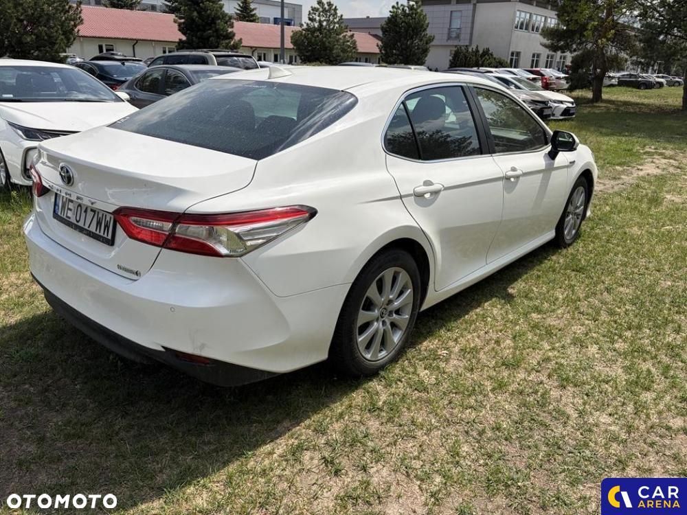 Toyota Camry - 5
