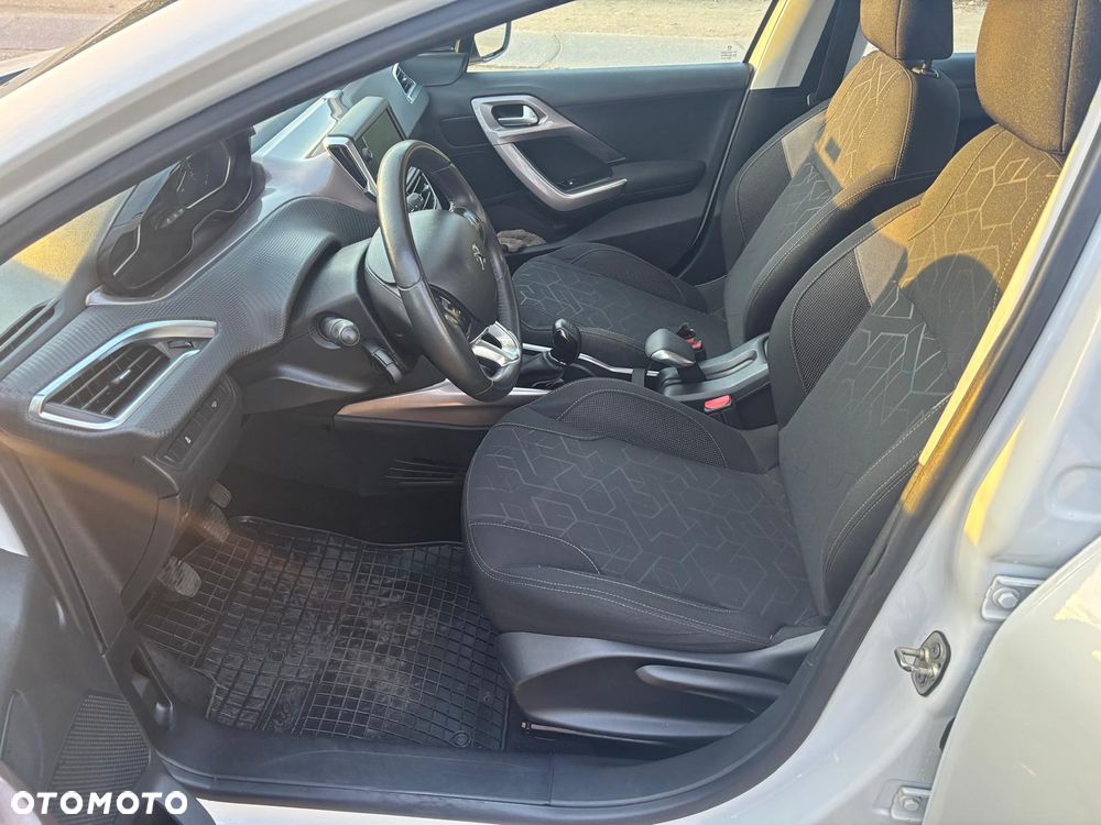 Peugeot 2008 1.4 HDi Active - 14