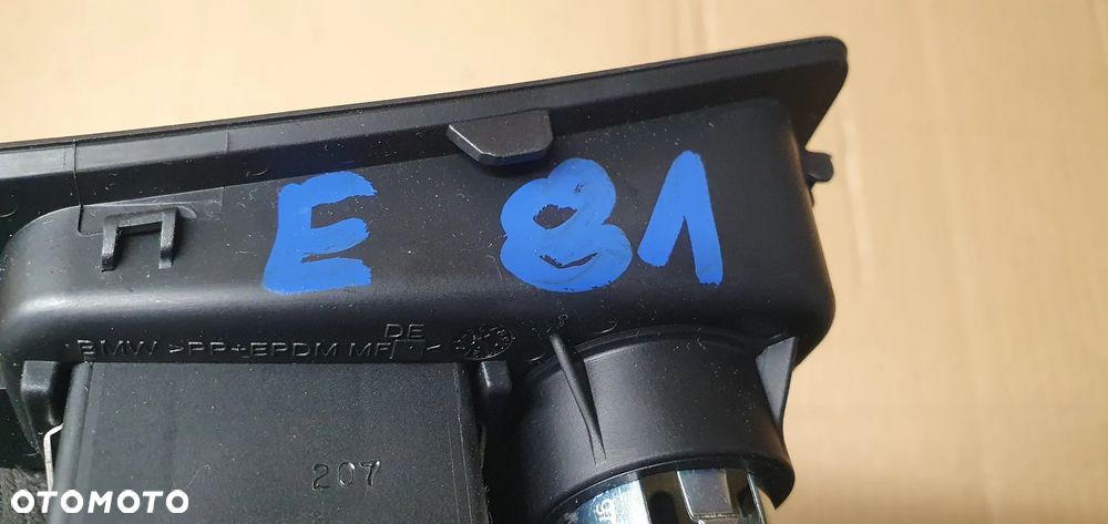 Czytnik gniazdo port  AUX gniazdo zapalniczki BMW I E81 E87 6930561 9110410 - 7