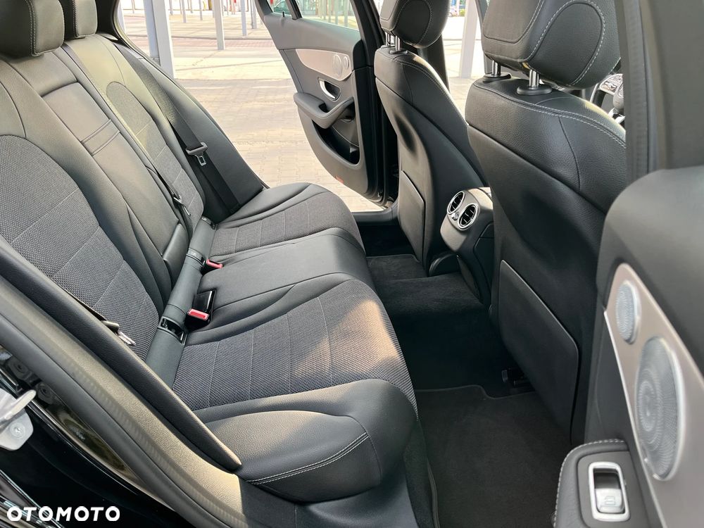 Mercedes-Benz Klasa C 300 de 9G-TRONIC Avantgarde - 32