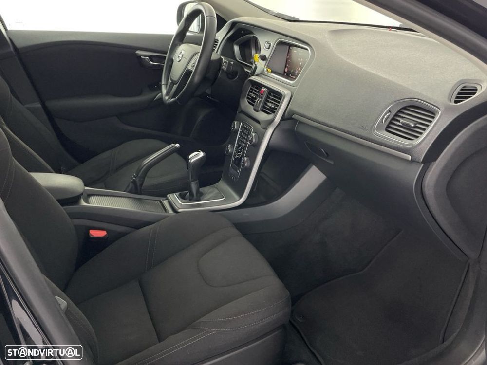 Volvo V40 Cross Country 2.0 D2 Pro - 23