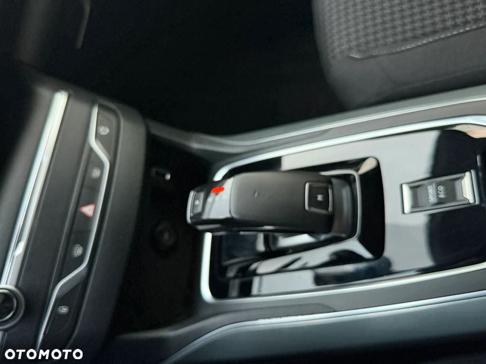 Peugeot 308 BlueHDi 130 EAT8 Business - 27