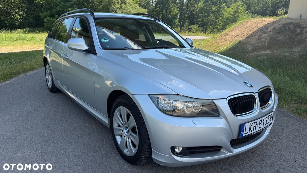 BMW Seria 3 320d xDrive - 23