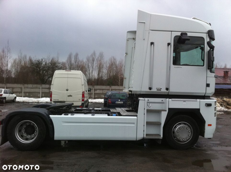 Renault Magnum zabudowy osłony owiewki międzyosiowe spojlery spoilery - 4