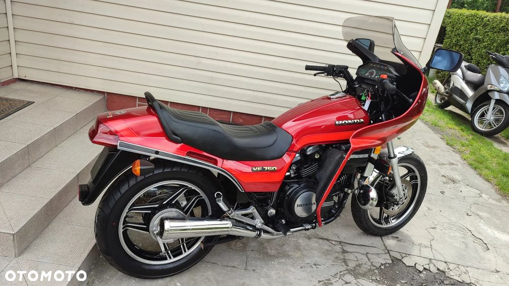 Honda VF - 16