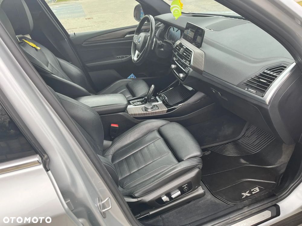 BMW X3 xDrive30i Luxury Line - 14