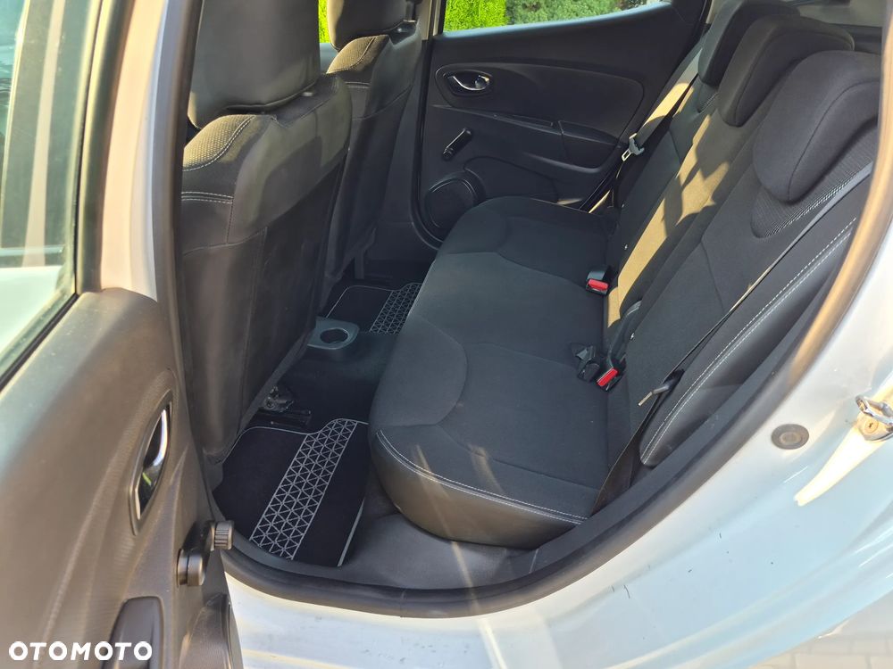 Renault Clio - 11