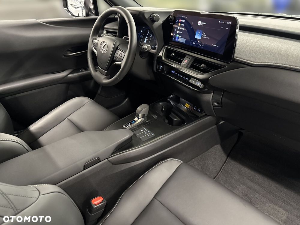 Lexus UX 300h F Sport Design - 21