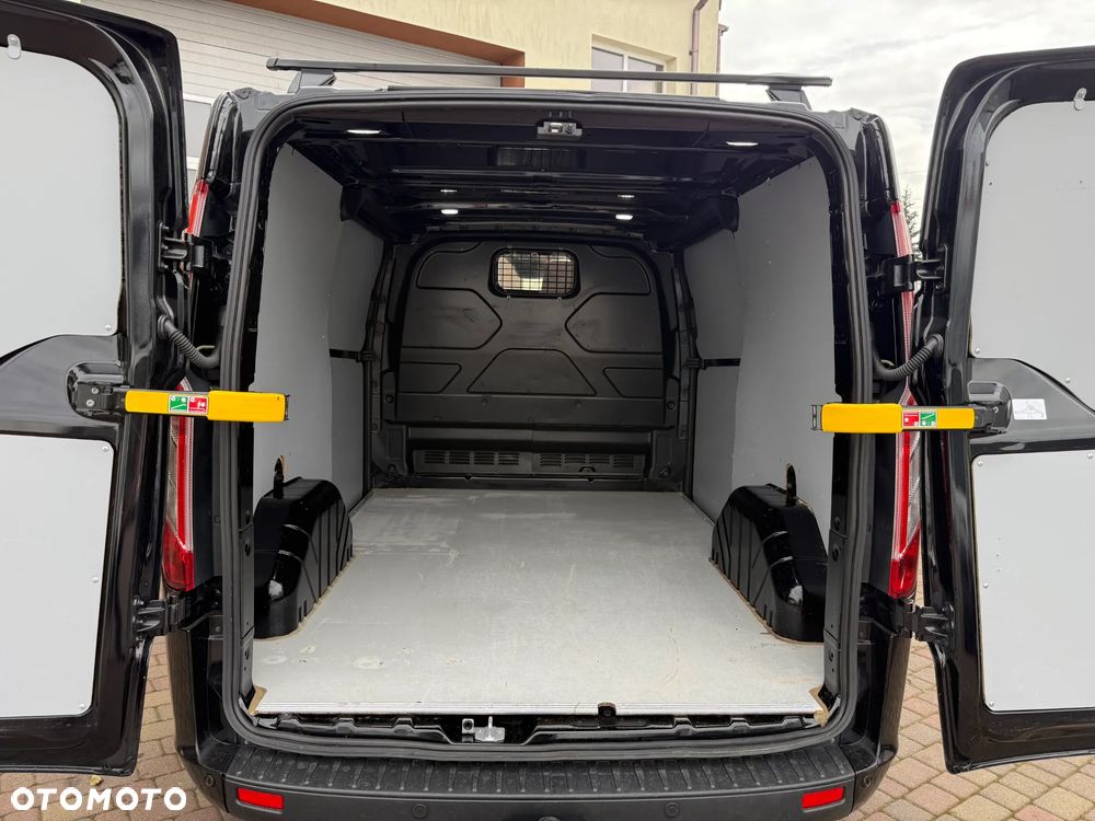 Ford Custom L1H1 - 13