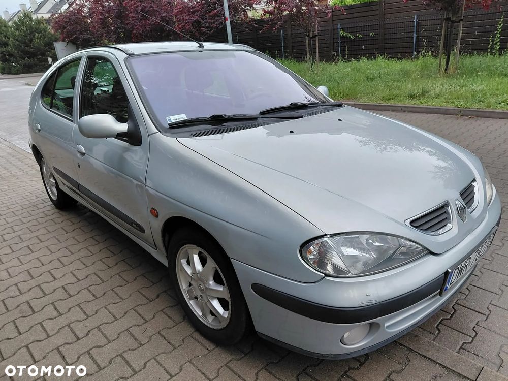 Renault Megane 1.6 - 6